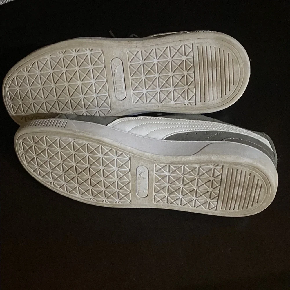 Puma Sneakers in Gray and White. Women’s size 9.5. - Picture 8 of 11